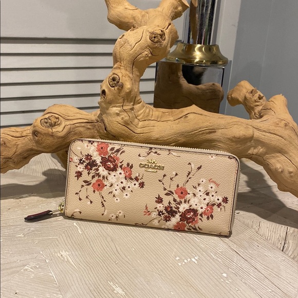 Coach Floral Beige Wallet - Picture 1 of 5